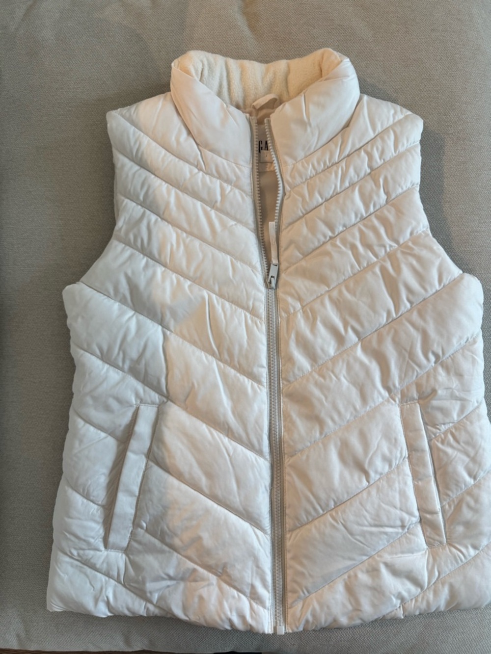 GAP Cream Quilted Puffer Vest - Sleeveless Zip Front